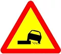 W.222b: Lề đường nguy hiểm
